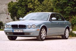 Jaguar XJ6: Britischer Edel-Gleiter im klassischen Anzug 