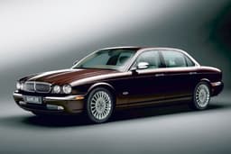 Daimler Super Eight: Luxus-XJ erscheint unter neuem Markennamen