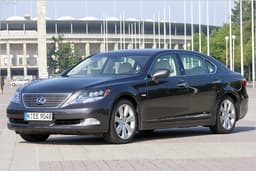 Lexus LS 600h L: CO2-reduzierter Genuss im stärksten Serien-Hybrid