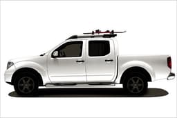 Zwei Nissan-Sondermodelle vom Pathfinder und Navara