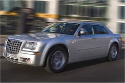Chrysler 300C Touring im Test: Dezenter Griff ins Kracherland