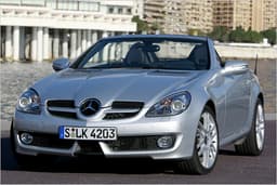 Mercedes SLK überarbeitet: Frisch auf ins neue Modelljahr