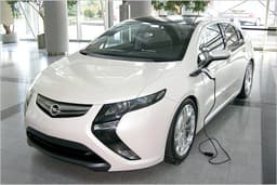 Elektrisch ist die Zukunft: Wir haben im Opel Ampera Platz genommen