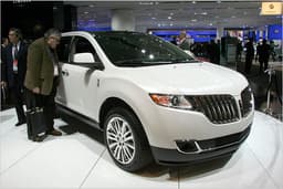 Lincoln MKX Modelljahr 2011: Luxus-SUV vollkommen überarbeitet