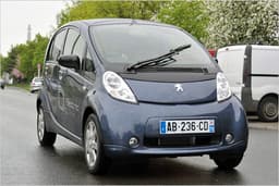 Peugeot iOn im Test: Kleine Ladung