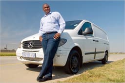 Im Mercedes Vito eine Million Kilometer durch Afrika
