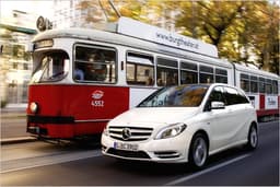 Mercedes B-Klasse im Test: Schwäbische Raumfahrt