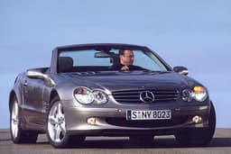 Mercedes SL 600: Mit seinen zwölf Zylindern leistet er 500 PS