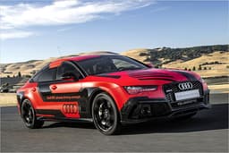 Autonom fahrender Audi RS 7 auf der Rennstrecke