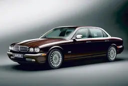 Daimler Super Eight: Luxus-XJ erscheint unter neuem Markennamen Daimler Super Eight: Luxus-XJ erscheint unter neuem Markennamen