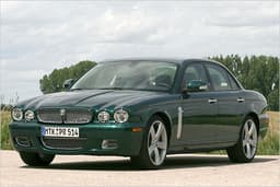 Jaguar XJR mit Facelift im Test: Sanft, stark, schizophren Jaguar XJR mit Facelift im Test: Sanft, stark, schizophren