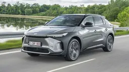 Toyota bZ4X AWD im Test: Besser als andere Mittelklasse-SUVs? Toyota bZ4X AWD im Test: Besser als andere Mittelklasse-SUVs?