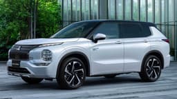 2023 Mitsubishi Outlander PHEV Side View 2023 Mitsubishi Outlander PHEV Side View