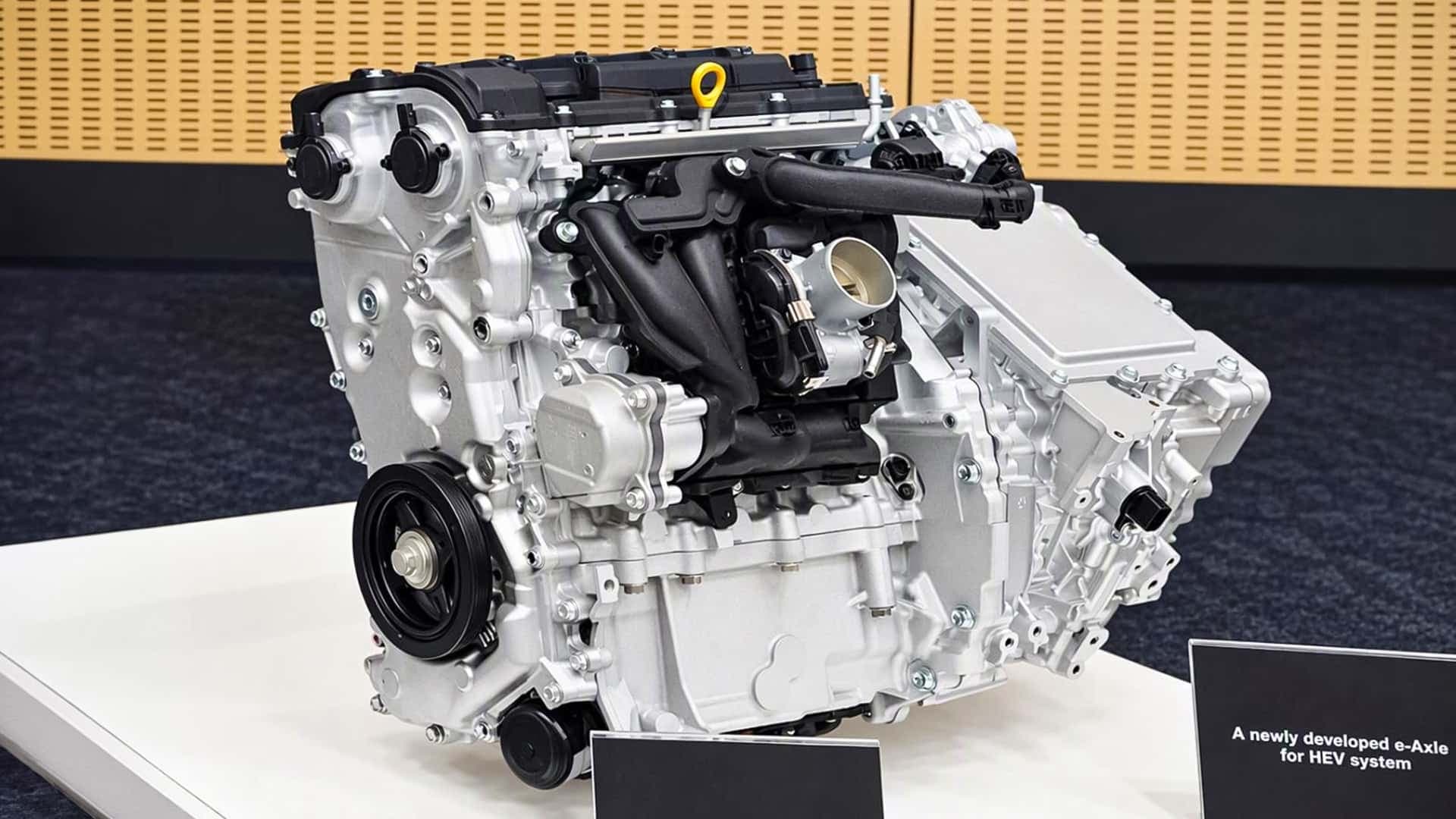 Toyota entwickelt Hybridantrieb der nächsten Generation Toyota entwickelt Hybridantrieb der nächsten Generation