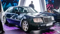 Mercedes-Benz E 500 Limited (1995) Mercedes-Benz E 500 Limited (1995)