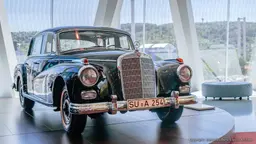 Konrad Adenauers letzter Dienstwagen im Mercedes-Benz Museum Konrad Adenauers letzter Dienstwagen im Mercedes-Benz Museum