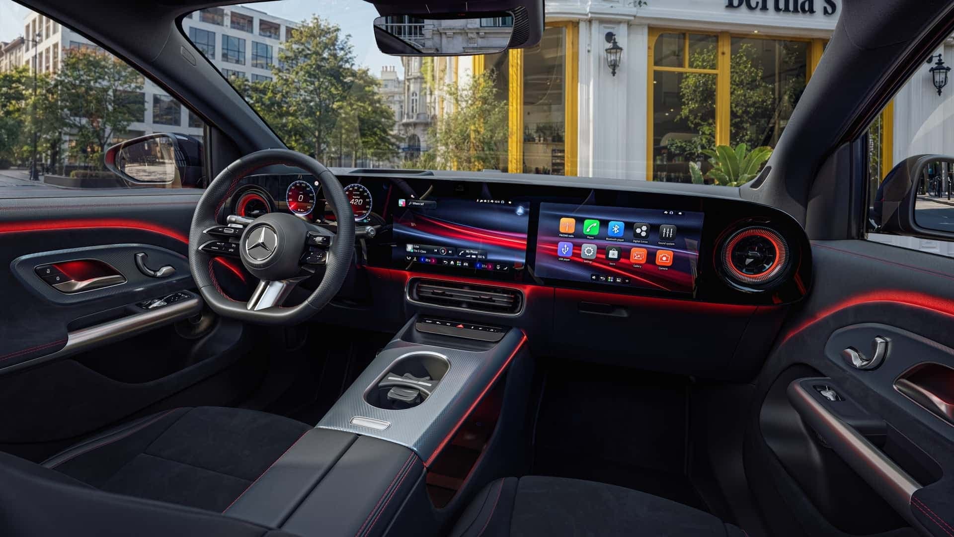Nuova Mercedes GLA, interni e bagagliaio Nuova Mercedes GLA, interni e bagagliaio