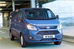 Ford Transit Custom und Ford Tourneo Custom: Ganz frisch Ford Transit Custom und Ford Tourneo Custom: Ganz frisch