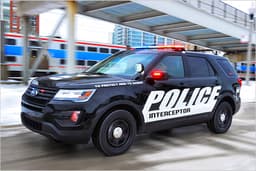 Ford Explorer Police Interceptor 2016: Neues Modell kriegt bessere Tarnung Ford Explorer Police Interceptor 2016: Neues Modell kriegt bessere Tarnung