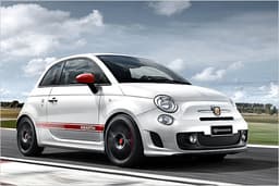 Abarth 595 Yamaha Factory Racing Edition: Technische Daten und Preis Abarth 595 Yamaha Factory Racing Edition: Technische Daten und Preis