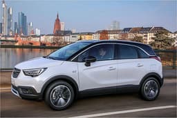 Erste Sitzprobe im neuen Opel Crossland X Erste Sitzprobe im neuen Opel Crossland X