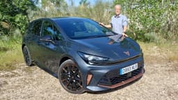 Cupra Born VZ (2026) in Timanfaya Grey mit Autor Stefan Leichsenring Cupra Born VZ (2026) in Timanfaya Grey mit Autor Stefan Leichsenring