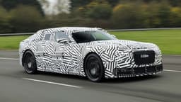 Il prototipo camuffato della nuova Jaguar elettrica (2024) Il prototipo camuffato della nuova Jaguar elettrica (2024)