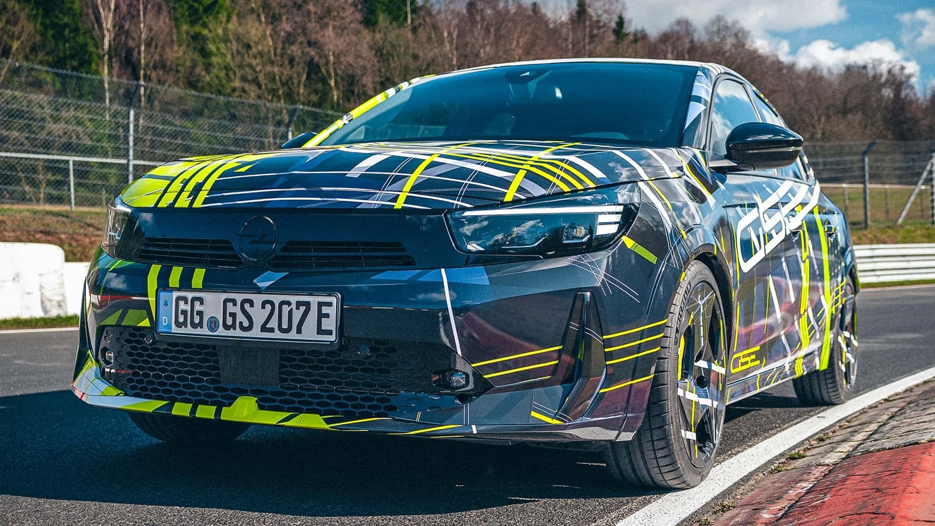 Opel Corsa GSE (2026): Die Tarnung im Detail Opel Corsa GSE (2026): Die Tarnung im Detail