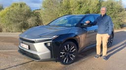 Toyota bZ4X mit Autor Stefan Leichsenring Toyota bZ4X mit Autor Stefan Leichsenring