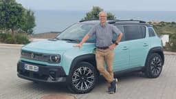 Der Renault 4 E-Tech Electric mit Autor Stefan Leichsenring Der Renault 4 E-Tech Electric mit Autor Stefan Leichsenring