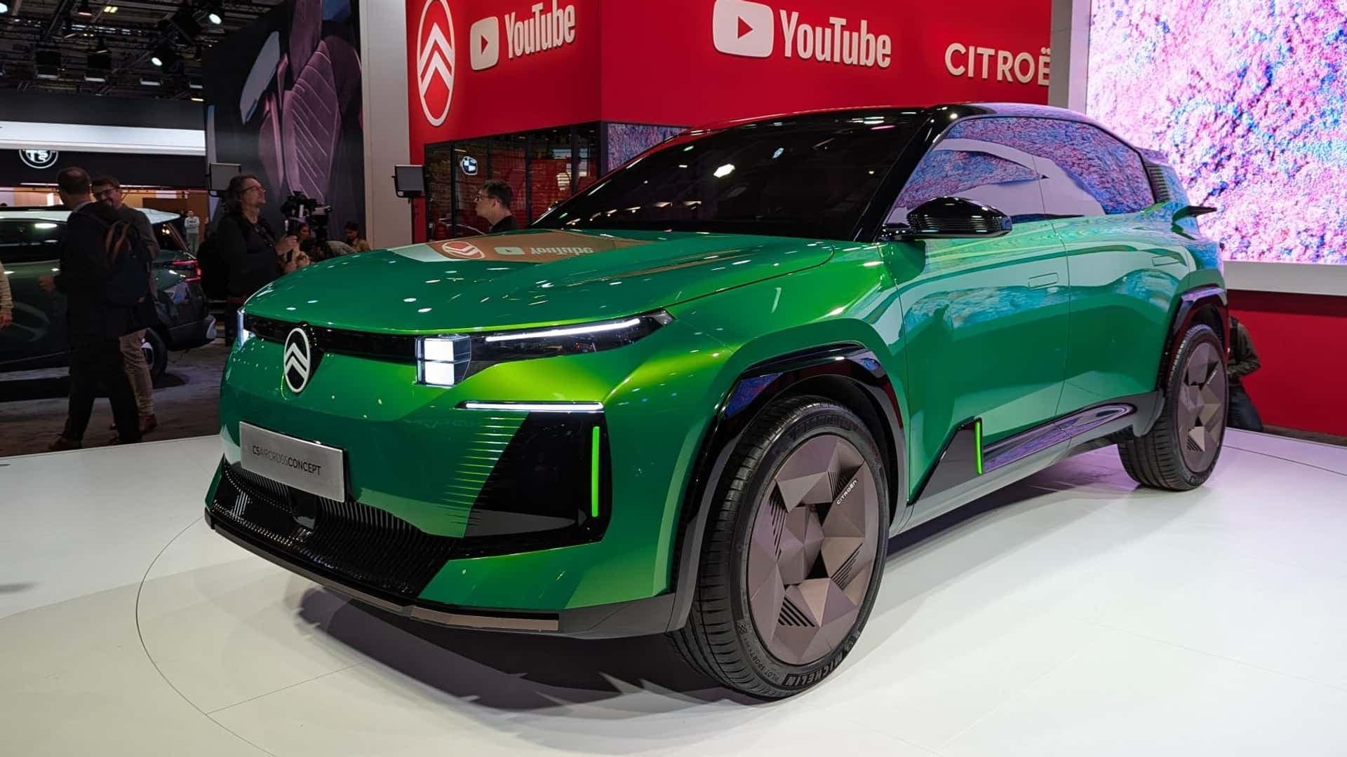 Citroen C5 Aircross Concept auf der Messe in Paris Citroen C5 Aircross Concept auf der Messe in Paris