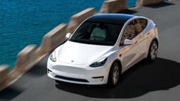 Tesla Model Y Long Range mit Heckantrieb Tesla Model Y Long Range mit Heckantrieb