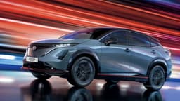 Nissan Ariya Nismo: Ansicht von schräg vorne Nissan Ariya Nismo: Ansicht von schräg vorne