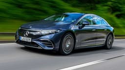 Mercedes EQS 450+: Ansicht von schräg vorne Mercedes EQS 450+: Ansicht von schräg vorne