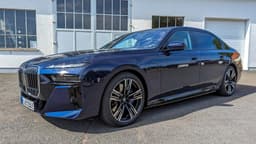 BMW 750e xDrive (2023) BMW 750e xDrive (2023)