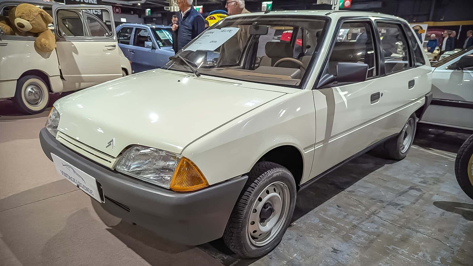 Citroën AX (1988) mit nur 52 km auf der Retromobile 2025 Citroën AX (1988) mit nur 52 km auf der Retromobile 2025