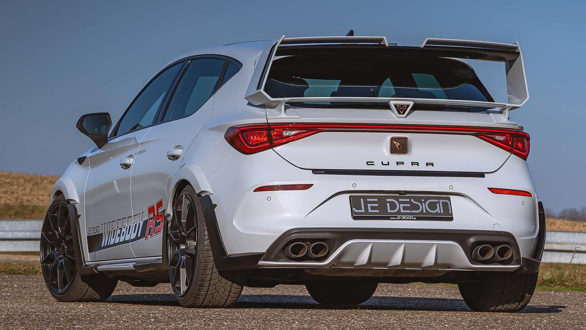 JE Design Cupra Leon mit Breitbau-Kit (2024) JE Design Cupra Leon mit Breitbau-Kit (2024)