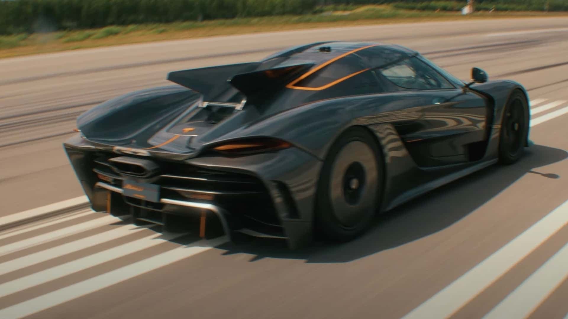 koenigsegg jesko on a runway breaking a record koenigsegg jesko on a runway breaking a record