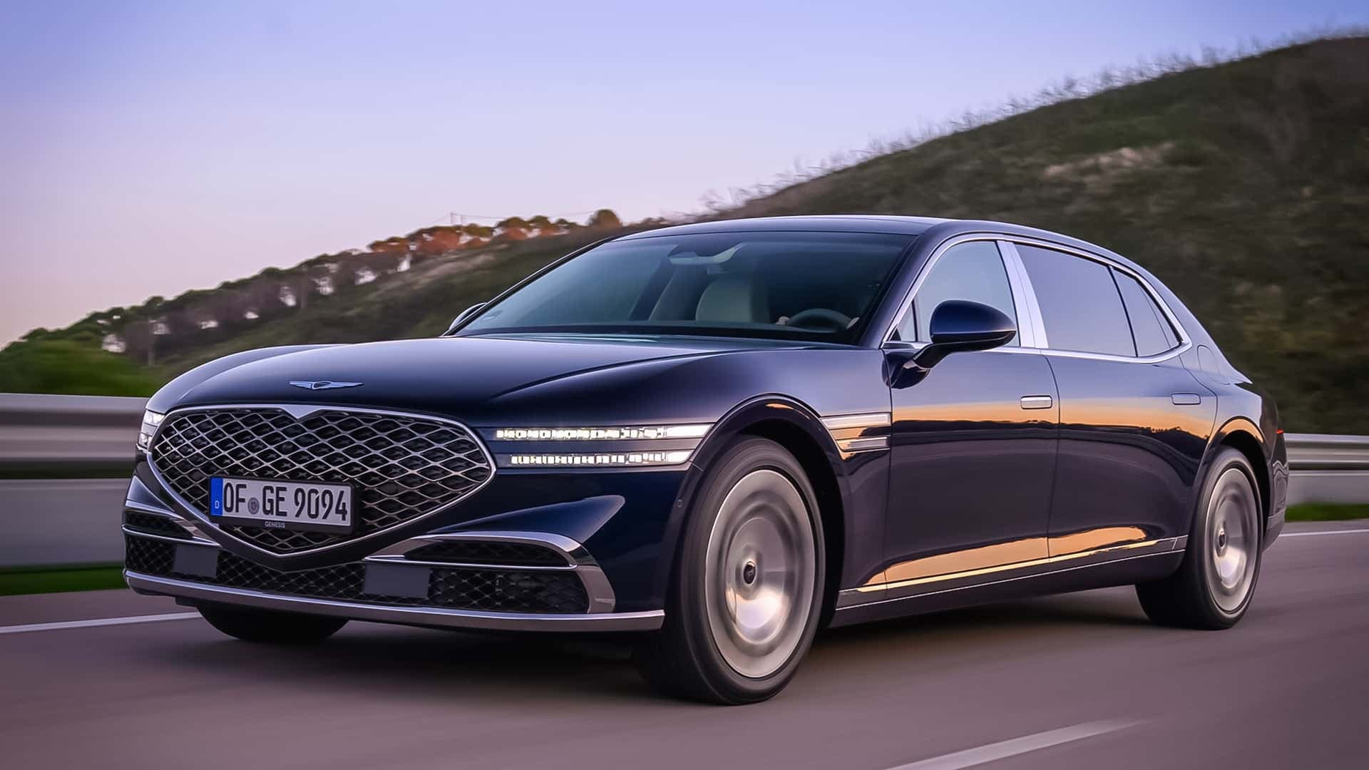 Genesis G90 (2023) in Capri Blau im Test Genesis G90 (2023) in Capri Blau im Test