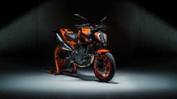 KTM 890 Duke GP (2022) KTM 890 Duke GP (2022)