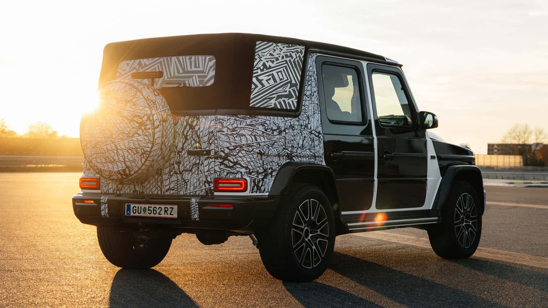 Mercedes G-Klasse Cabriolet Teaser (2025) Mercedes G-Klasse Cabriolet Teaser (2025)