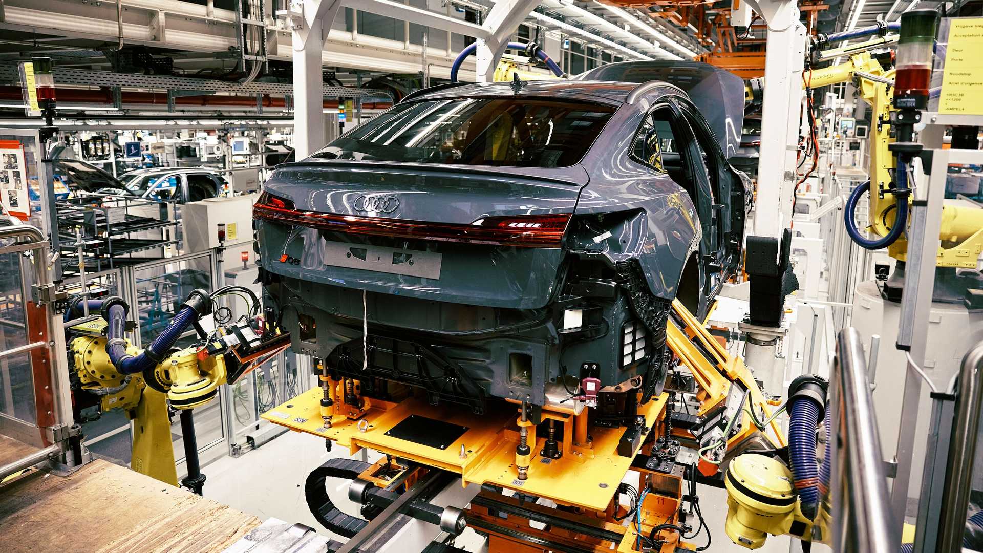 Produktion des Audi Q8 e-tron in Brüssel