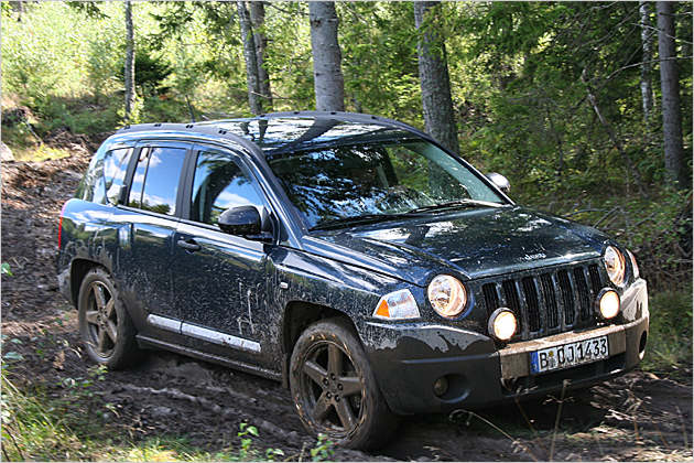 Neue Allradler: Durch Schnee und Schlamm mit Freelander, X5 und Co.