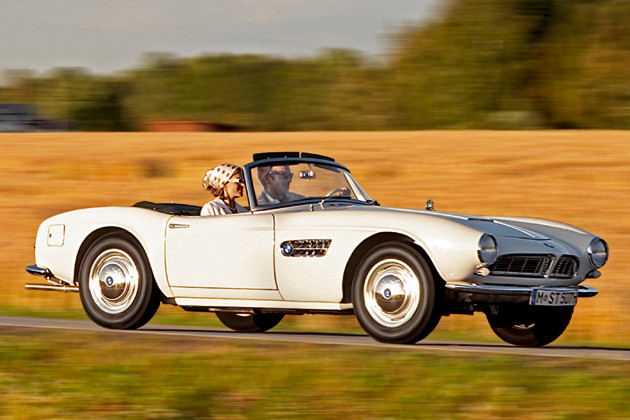 Zurück in die Zukunft: Die schönsten Retro-Autos und ihre Vorbilder