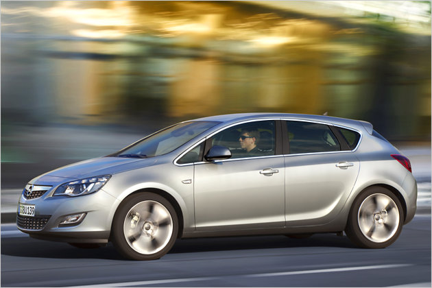 Auto-Verwandte: Schwestermodelle und technische Zwillinge