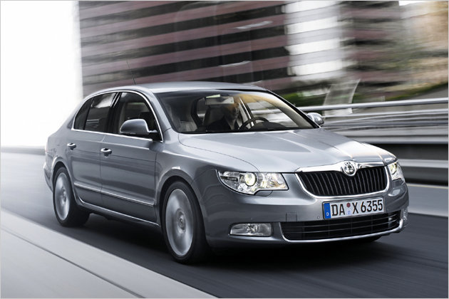 Auto-Verwandte: Schwestermodelle und technische Zwillinge