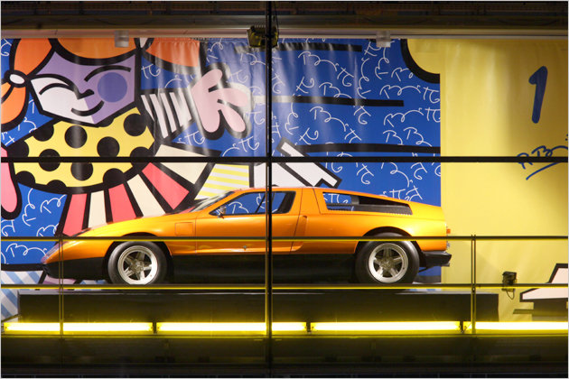 Mercedes-Adventskalender: Showroom vom Romero Britto gestaltet