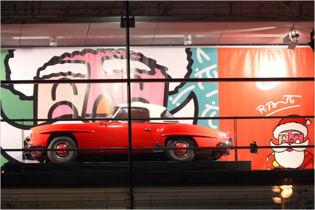 Mercedes-Adventskalender: Showroom vom Romero Britto gestaltet