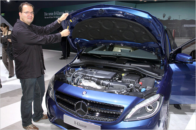Die neue Mercedes B-Klasse auf der IAA: Erste Sitzprobe