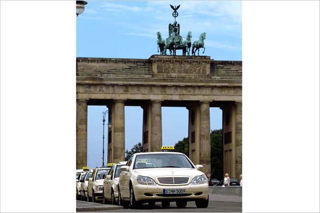 Hallo Taxi! Kraftdroschken aus aller Welt